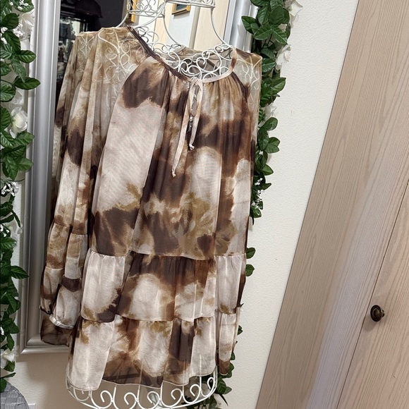 Terra & Sky Tops - Terra & Sky Beige and Cream Blouse